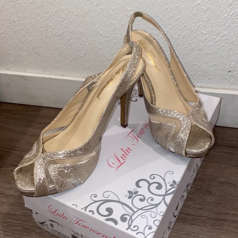 Lulu Townsend Champagne sparkly heels. Size 8.